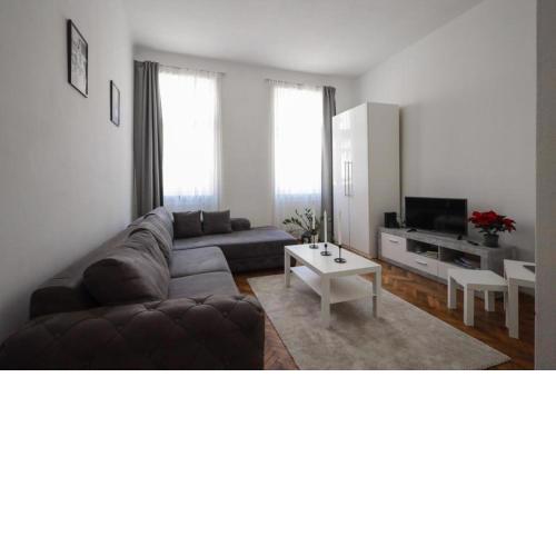 Apartment 10-next metro U3