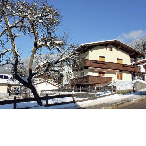 Apartment with balcony in Hart im Zillertaler