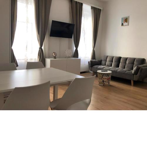 Central Apartment near subway station 2