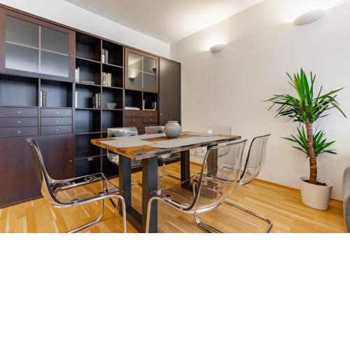 Charming and balcony apartment near Stephansdom