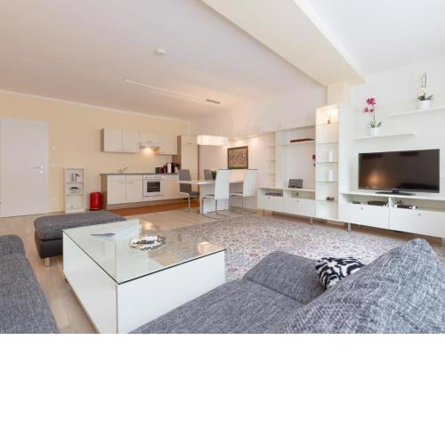 Christian Apartments Oper - contactless check in - by Arbio