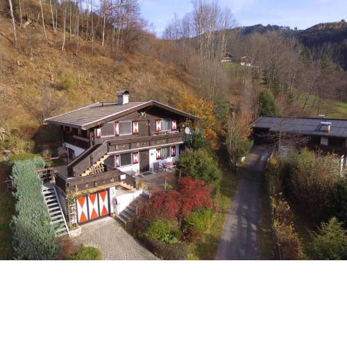 Cozy apartment in Niedernsill with a great view