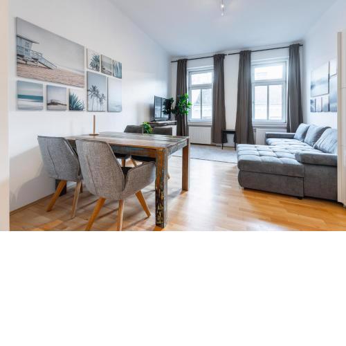 Cozy apartment next to subway station