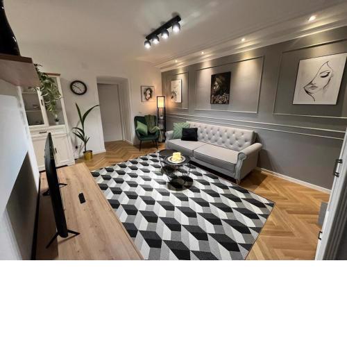 Cozy & Central Nest