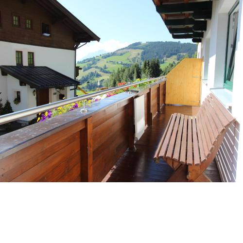 Cozy Holiday Home on Slopes in Maria Alm