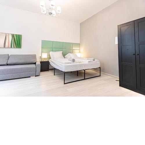 Danube Delight: Elegant Getaway Near Prater Stern