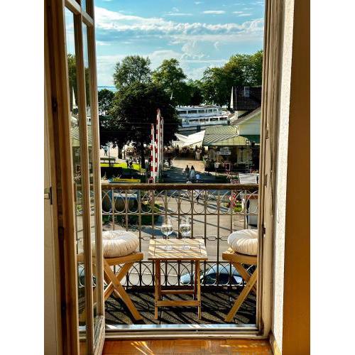Ferienwohnung mit Balkon und Seeblick