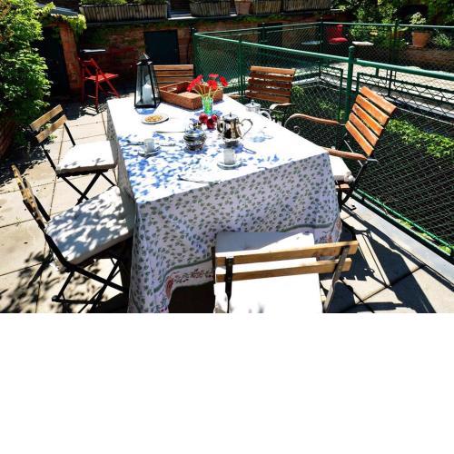 Green haven roofgarden penthouse in central area