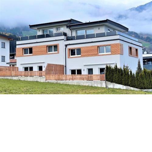H21 - Modernes Ferienhaus auf 3 Ebenen mit Panorama-Dachterrasse und Sauna - 400m zum Lift Spieljochbahn