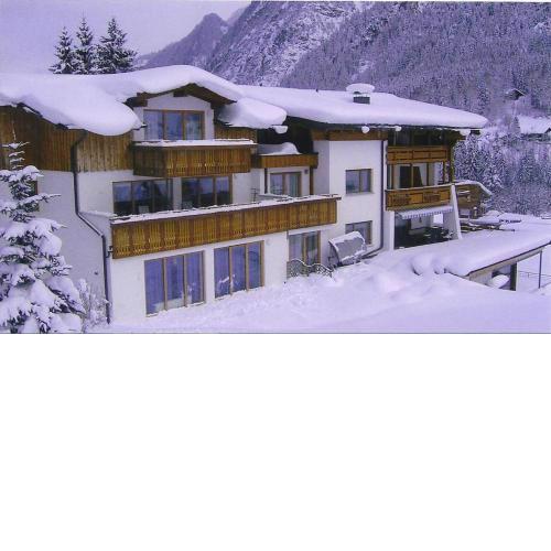 Haus Saroja