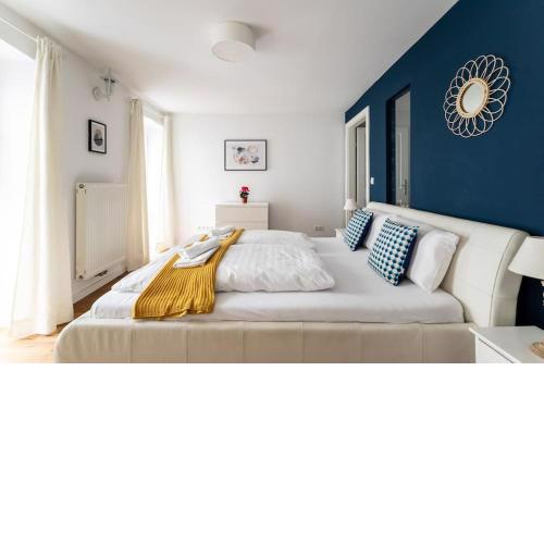 HM • Cozy 1BR Duplex Near Center
