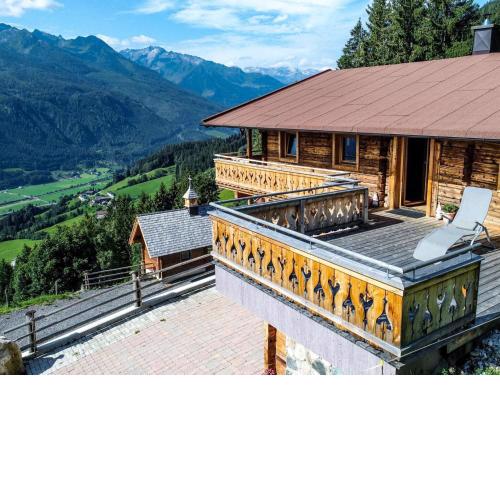 Large hut in the Pinzgau with a great view and its own sauna hut