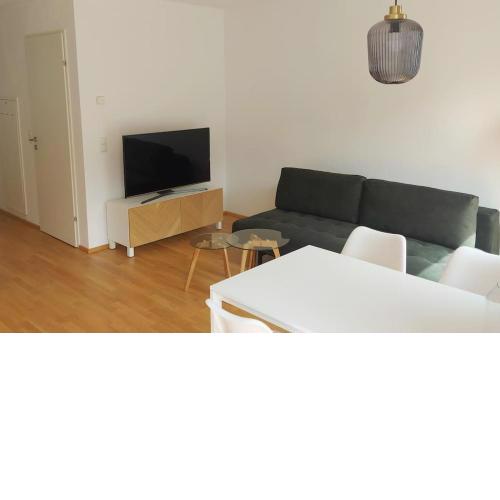 Lovely Home near METRO U1 & VIC