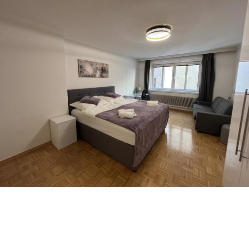 *Luxurious and Spacious family apartment*
