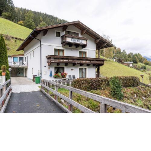 Luxurious Apartment in Zell am See near Ski Area