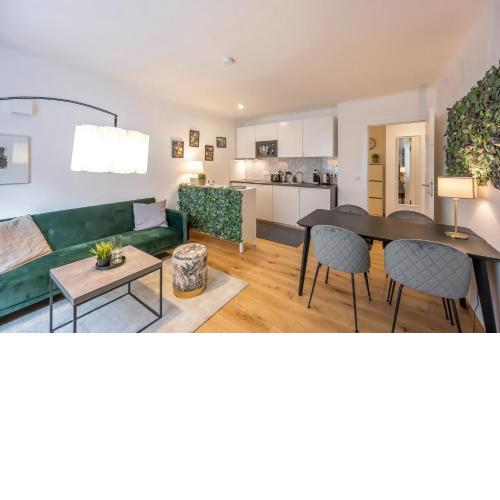 Modern City Center Apartment