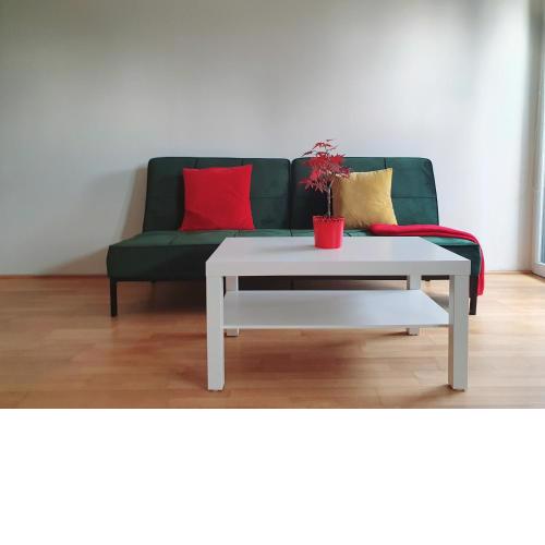 Near Lake One Bedroom Adorable Apartment