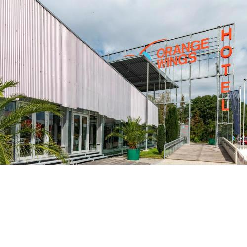 Orange Wings Krems