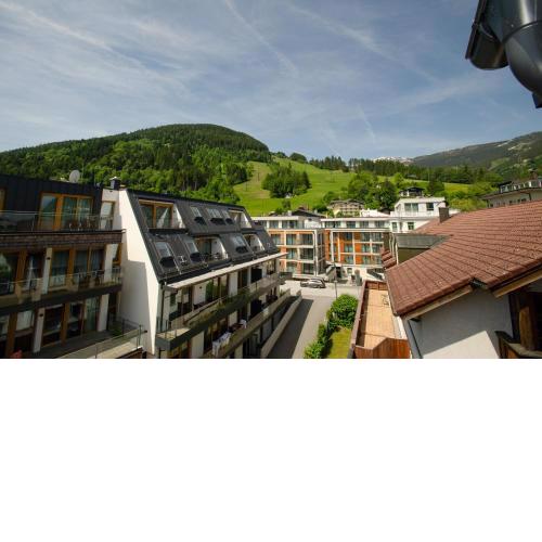 Penthouse Apartment Zell am See with lake and mountain view