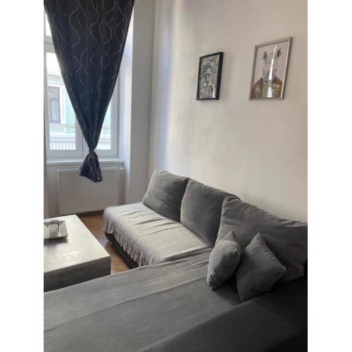 Raimond Apartment