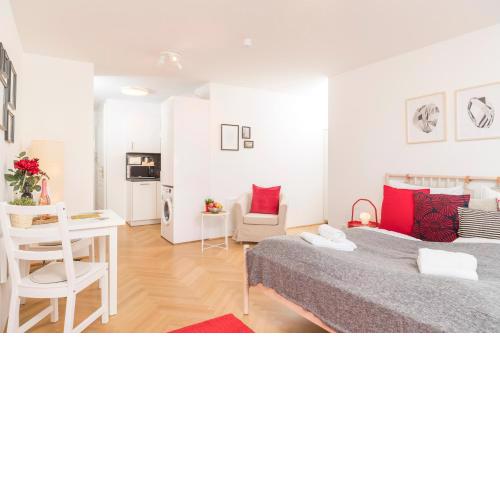 Red Monkey Vienna Apartment by ichbucheAT