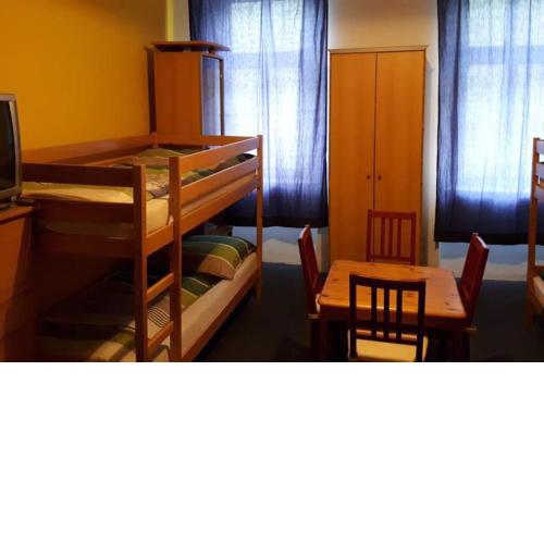Simple Apartment 10 minutes to downtown