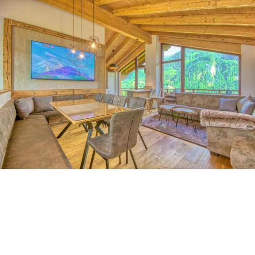 Ski-in Ski-out Chalet Maiskogel 17A by Alpen Apartments