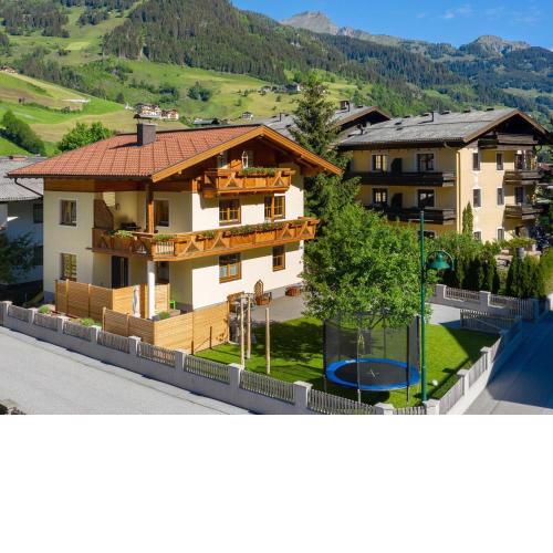 Spacious Apartment in Grossarl with Garden