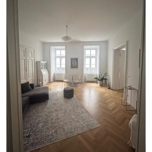 Spacious & Elegant, ideal location