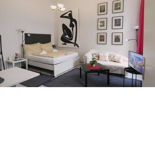 Studio in a Viennese traditional building, central location