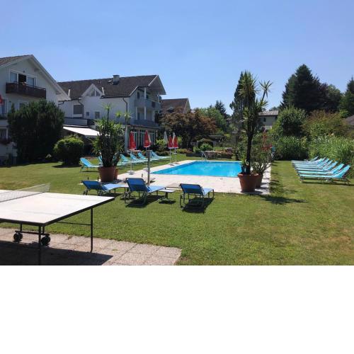 Superior-Apartment mit Pool und Seezugang