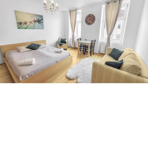 Three-Bedroom, Three King-Size Bed Retreat