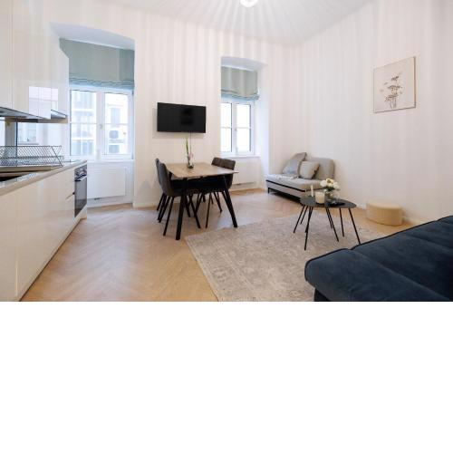 BuzzStays - Stylish 1-Bedroom 2-Bath by Canal Minutes from Historic Centre