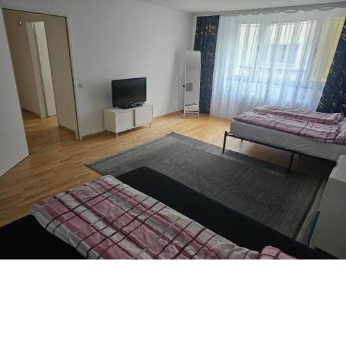 Einfache Zimmer Gemeinschafts WC und Bad